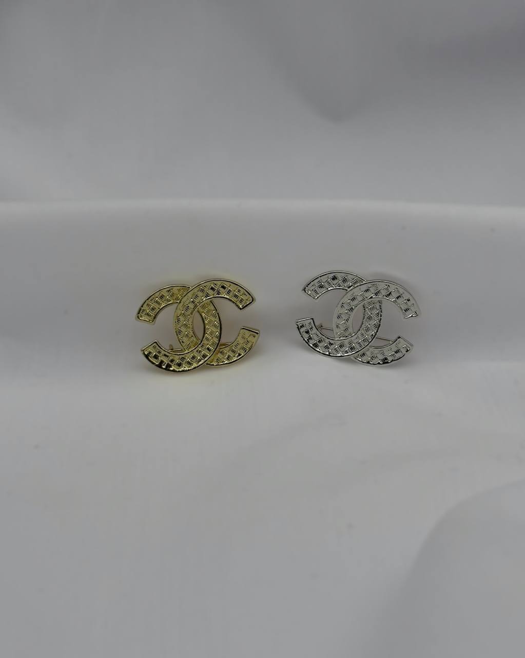 سنجاق سینه Channel