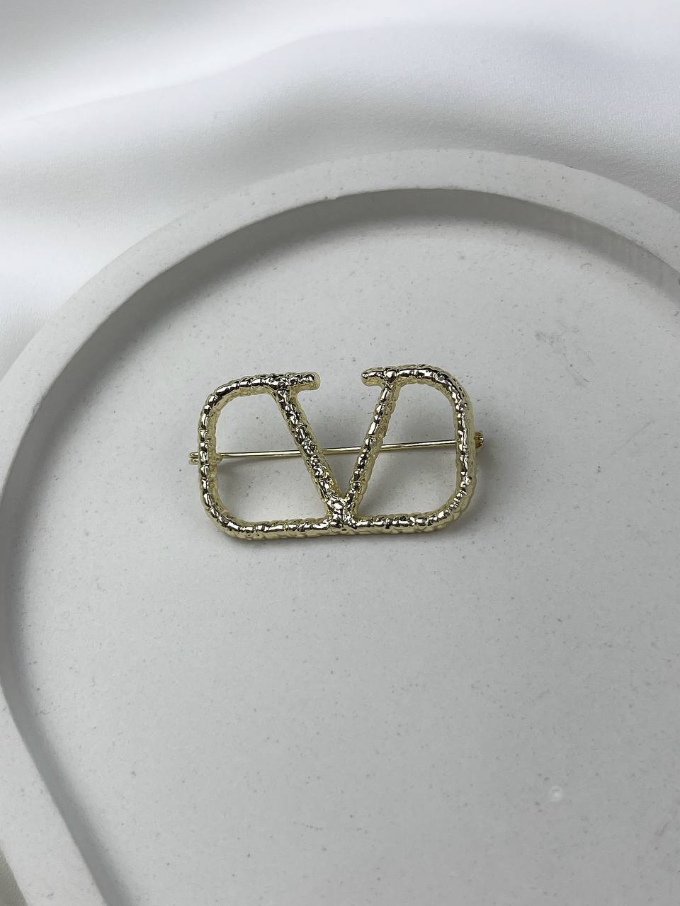 سنجاق سینه ولنتینو